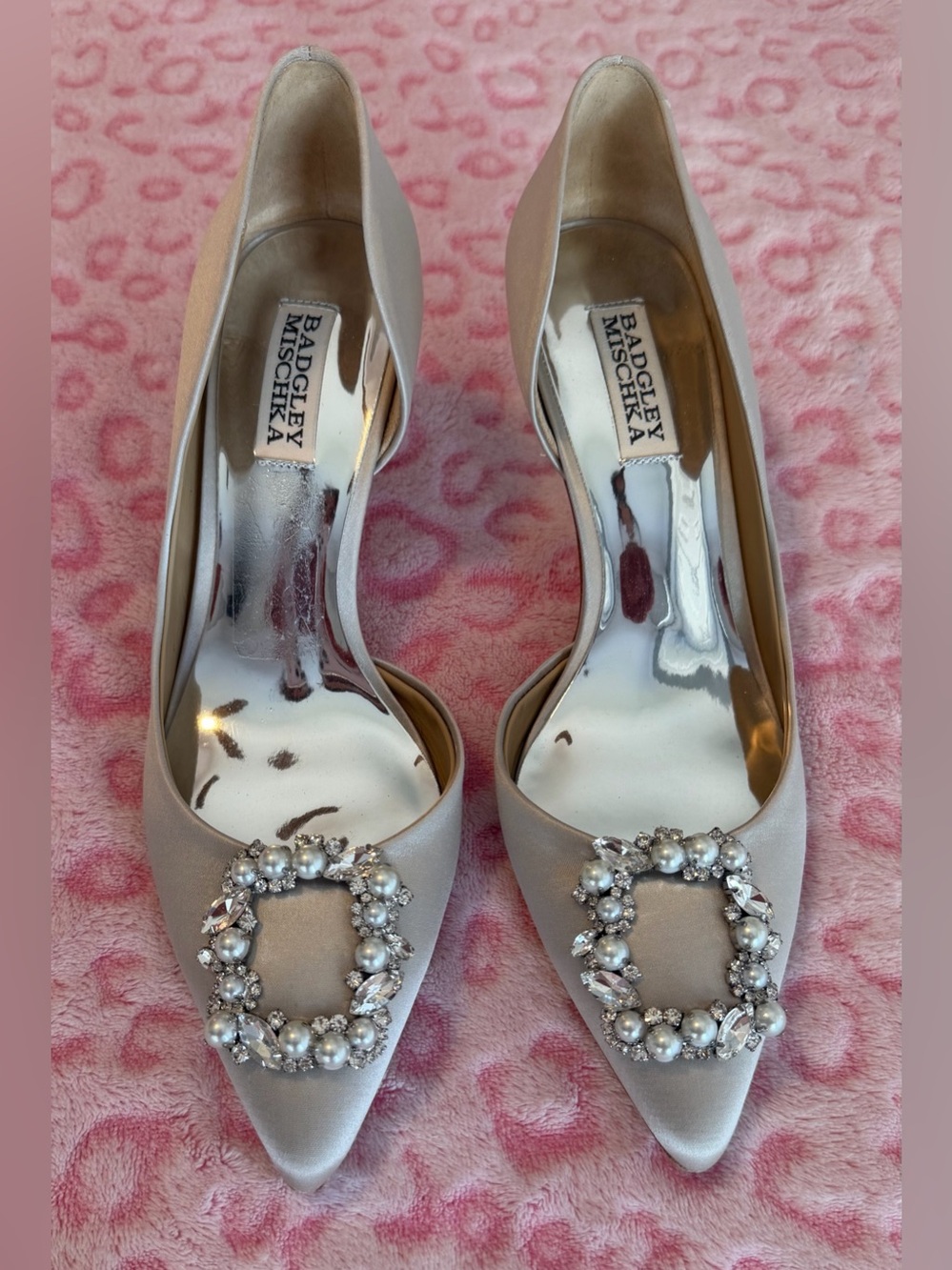 Badgley Mischka Ivory Heels With Crystal
Fabia Pump Women’s Size: 7.5 - Picture 2 of 10